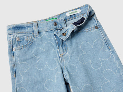 Wide Fit Jeans With Flowers_4VUGGE01V_901_03