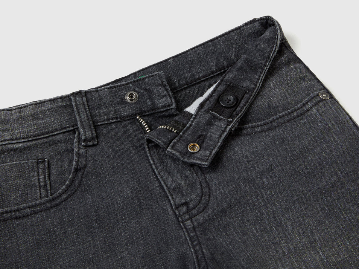 Slim Fit Bermudas In "Eco-Recycle" Denim_4XA2C9013_700_03