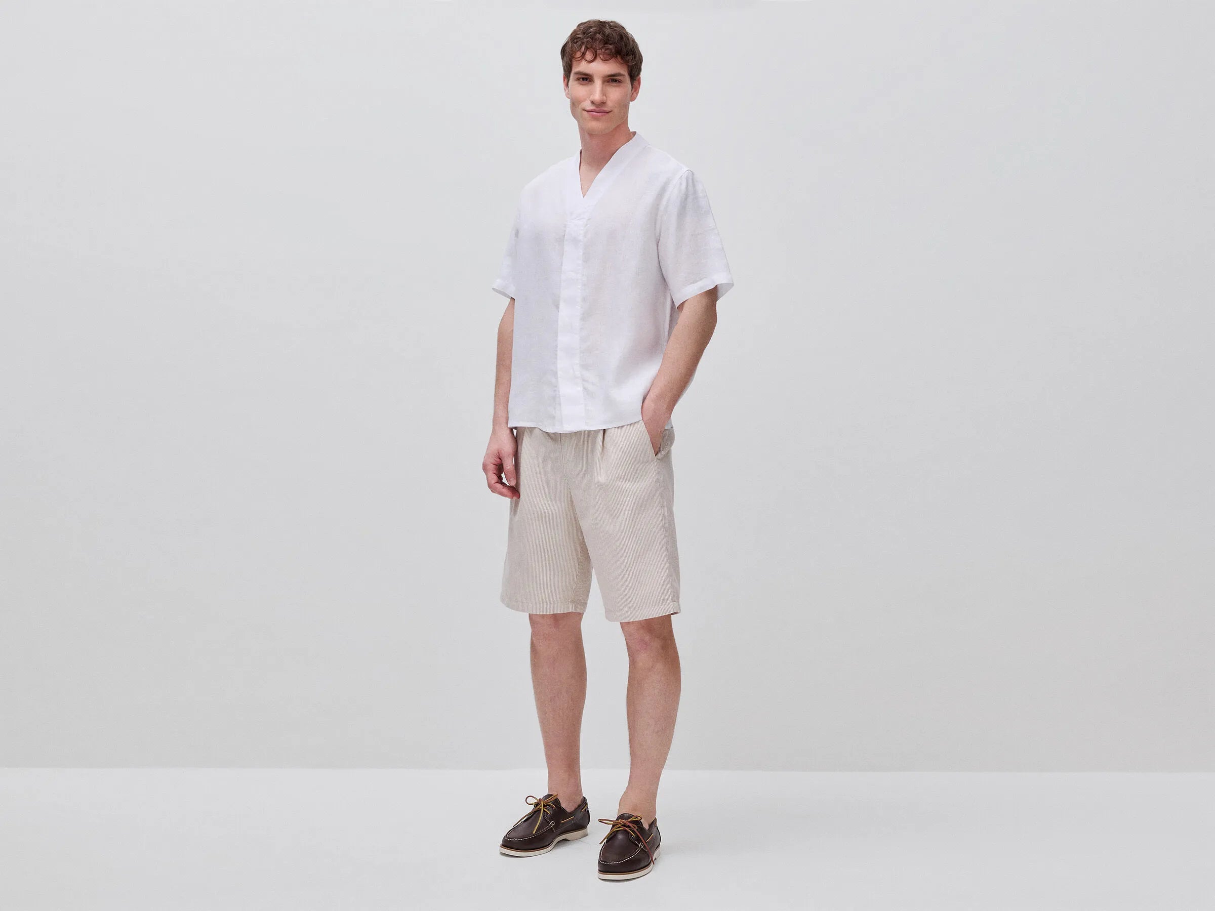 Benetton Creamy White Men Regular Fit Bermuda Shorts in Linen Blend SKU: 4YQSU901I_906 Image 01