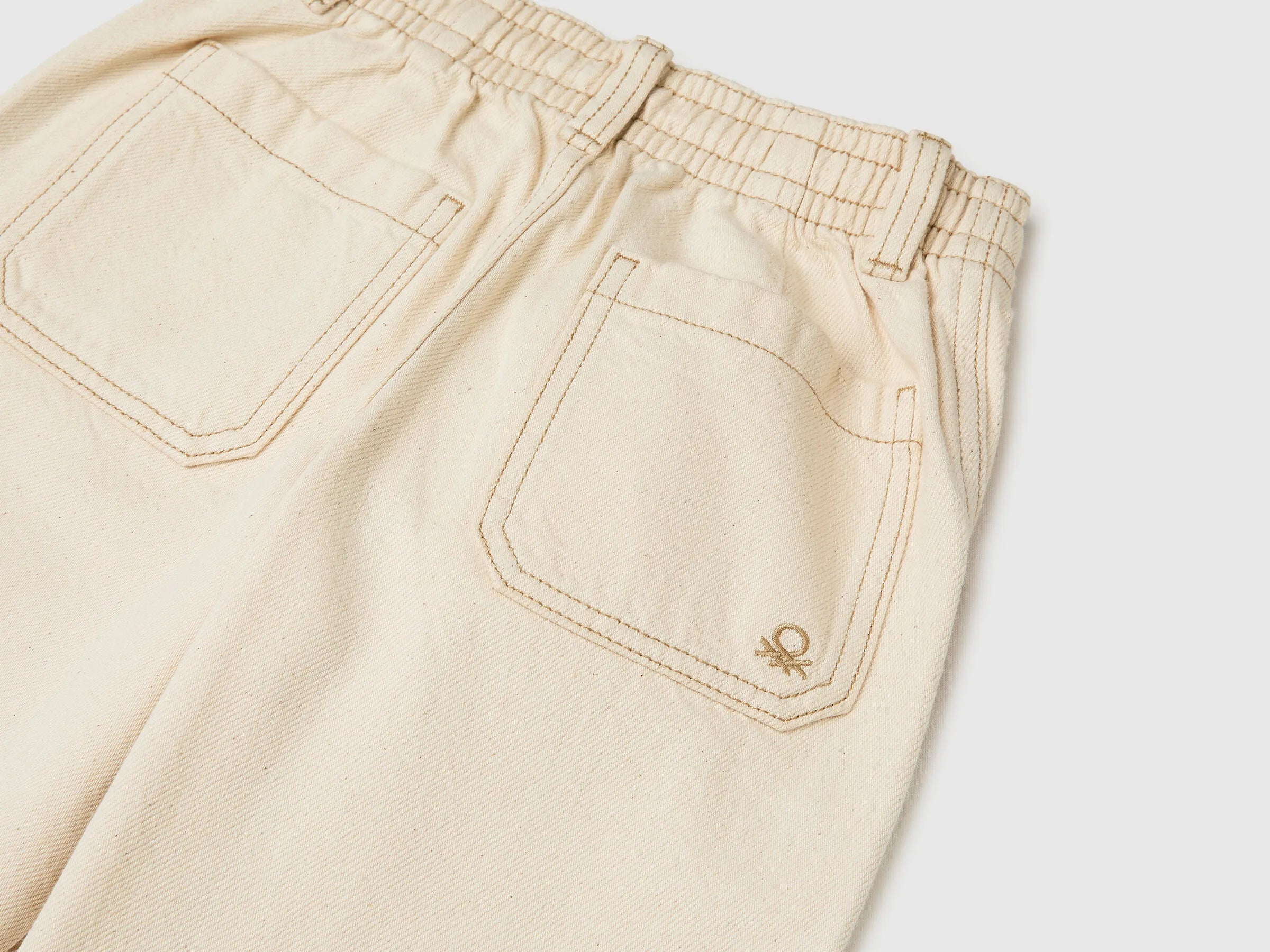 Benetton Creamy White Boys Loose-Fit Trousers with Drawstring SKU: 4ZJNGF02T_901 Image 03