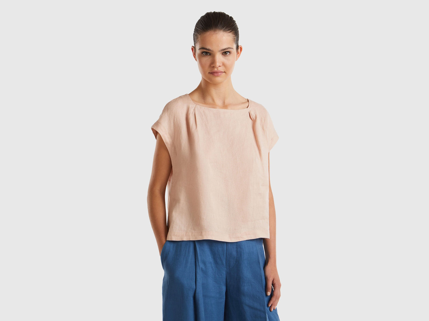 Square Neck Blouse In Pure Linen_5BMLDQ079_04W_01