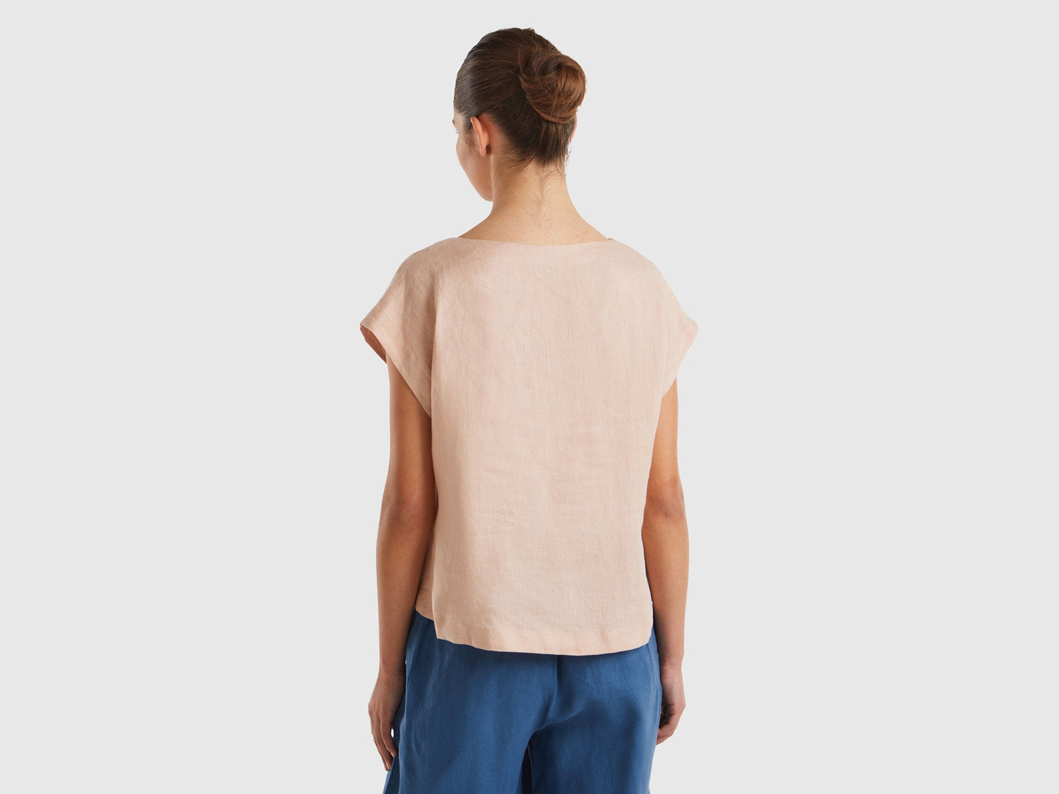 Square Neck Blouse In Pure Linen_5BMLDQ079_04W_02