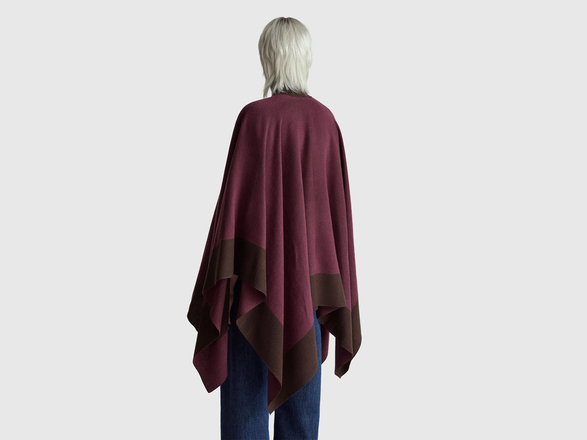 Benetton_Plum_Reversible Cape_67MDDU01W_1D3_02