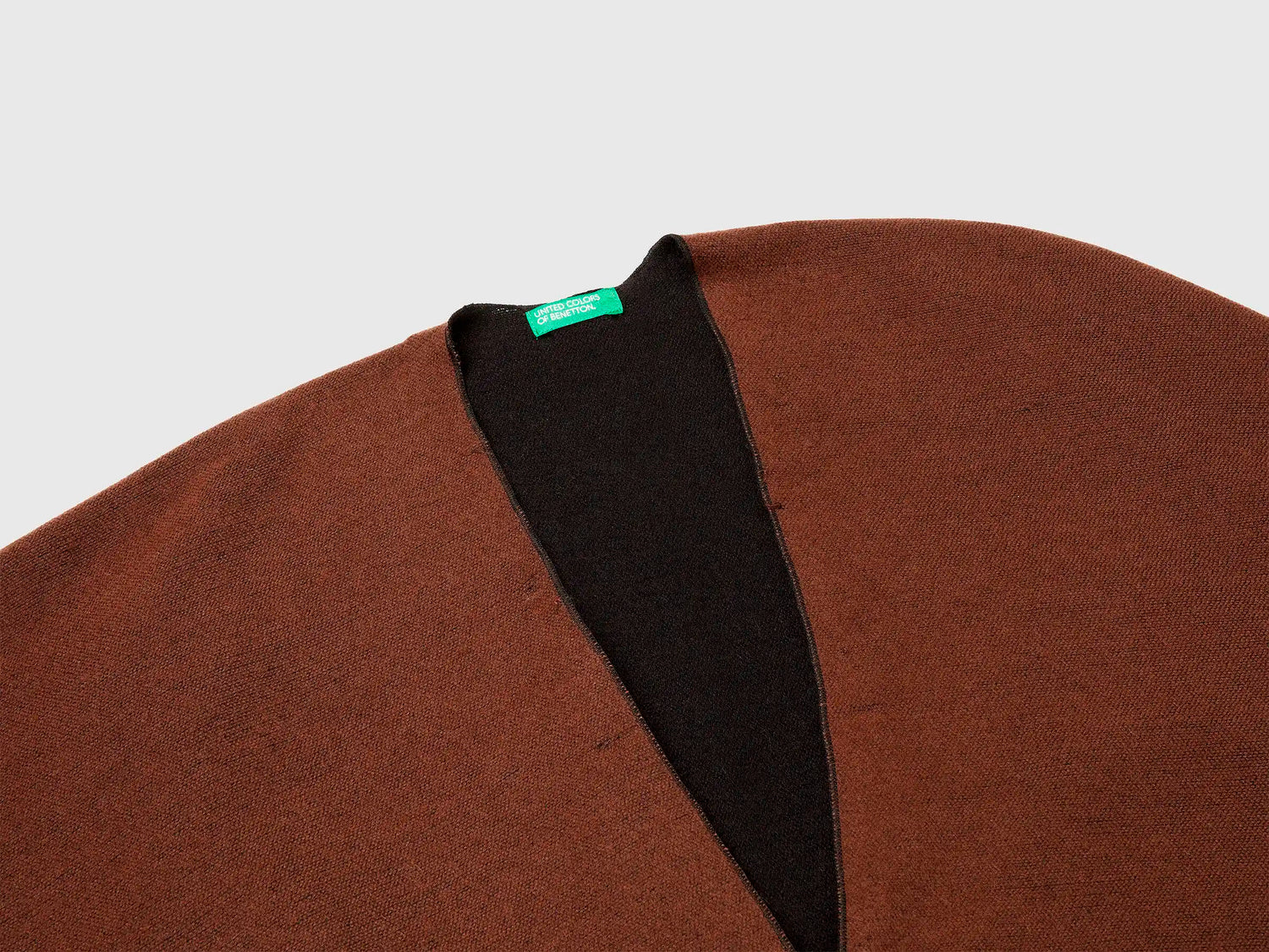 Benetton_Brown_Reversible Cape_67MDDU01W_901_03