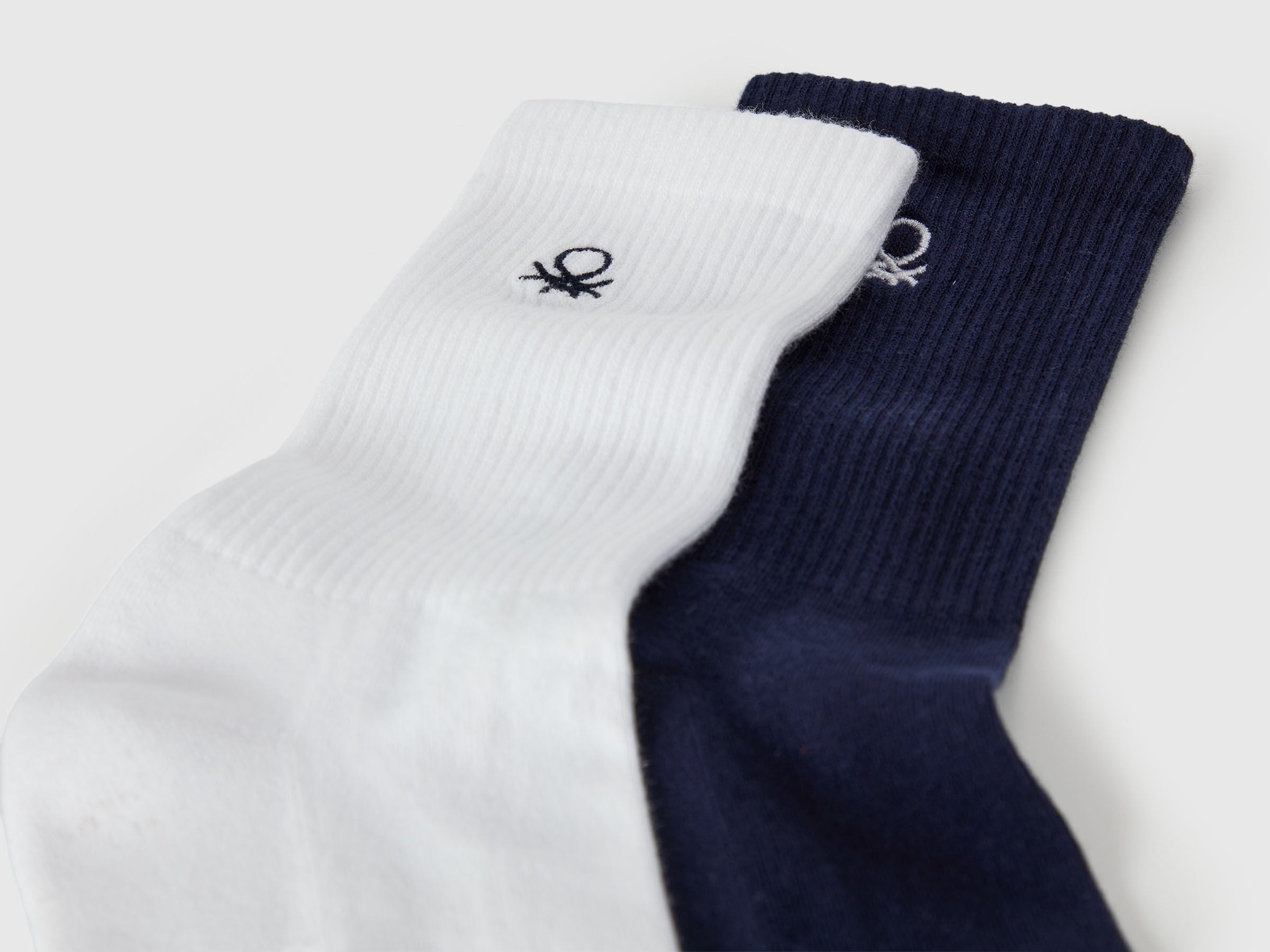 Benetton_Multi-color_Set of Athletic Socks_6AO50702A_913_02