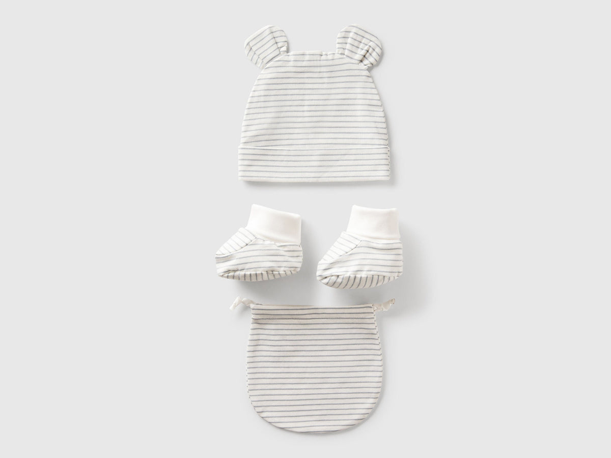 Benetton_Striped Hat and Slippers_6B6CA800H_101_02