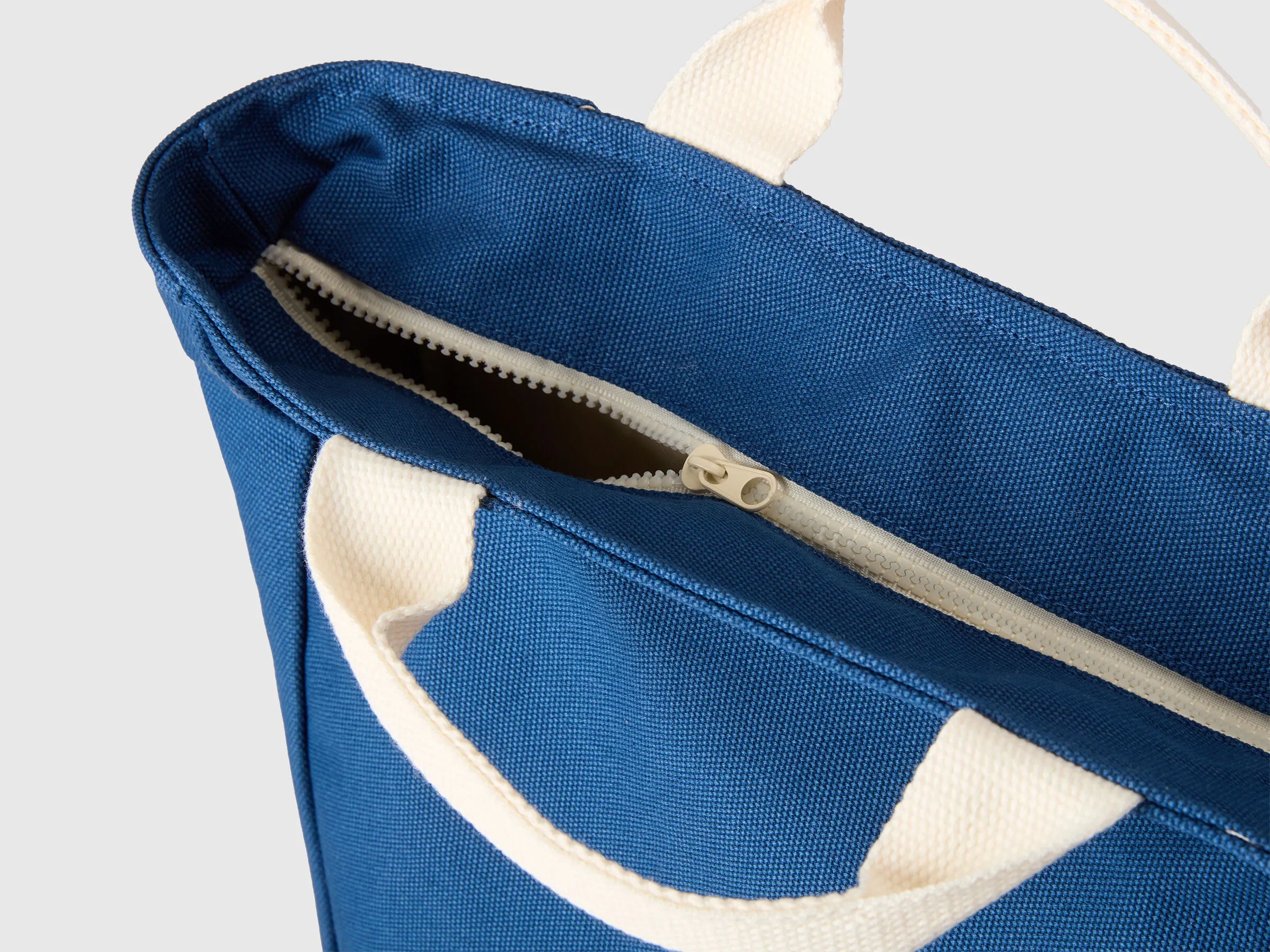Benetton Blue Men, Women Blue Backpack Bag SKU: 6E0VVY02I_903 Image 03