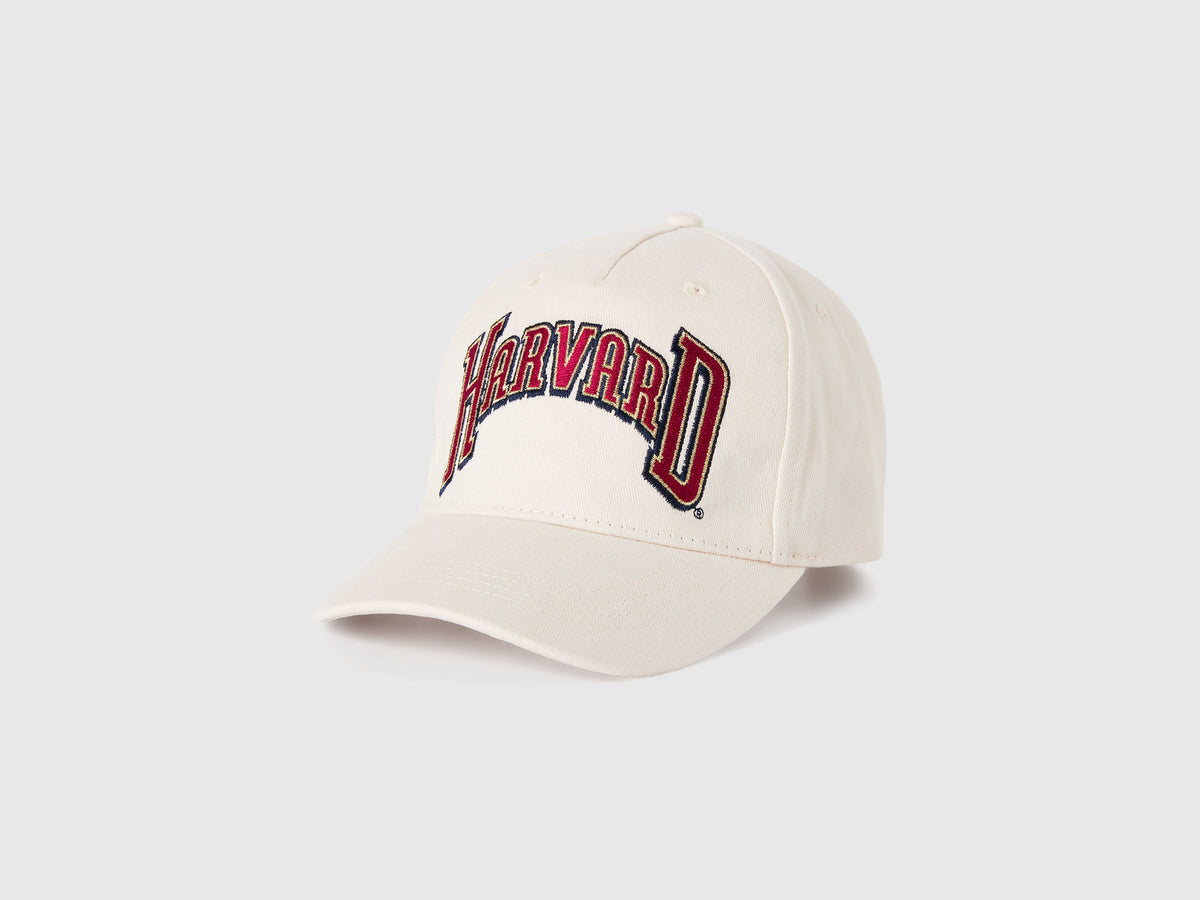 Benetton_Creamy White_Cap with Embroidery ©Harvard University_6MCMCA02R_0R2_01