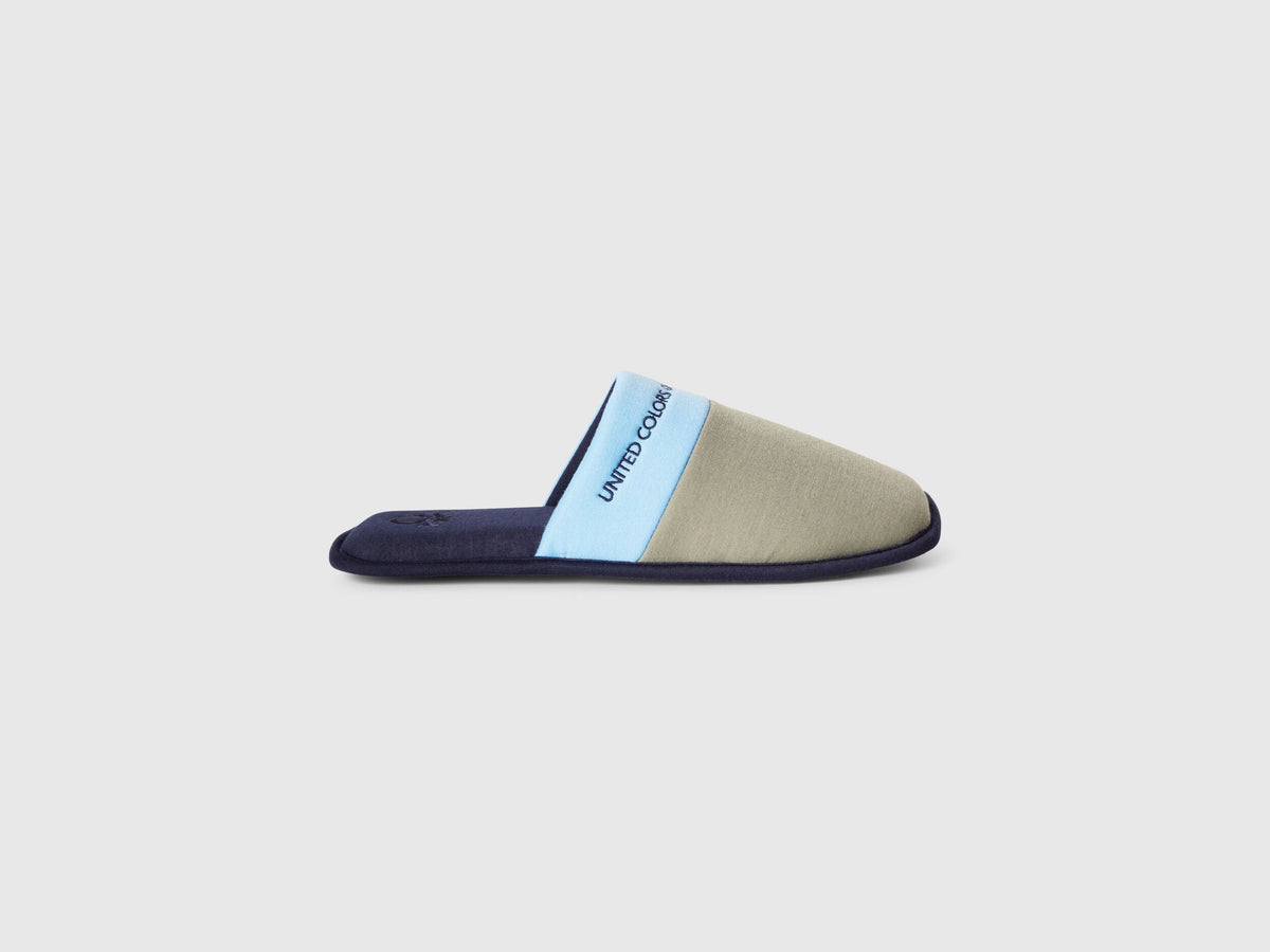 Benetton_Slippers with Logo_848X2D013_902_01