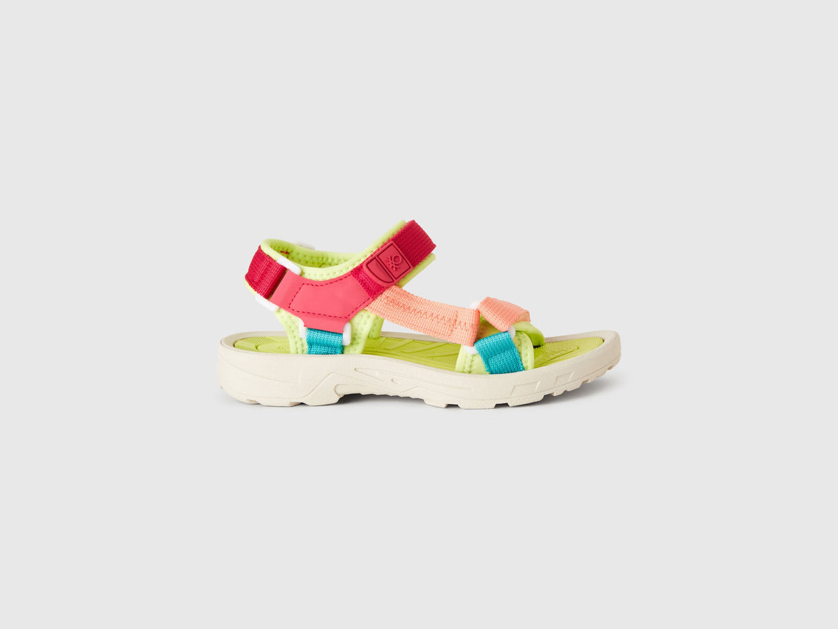 Benetton_Open-Toe Sandals_8EIKCD01R_18A_01