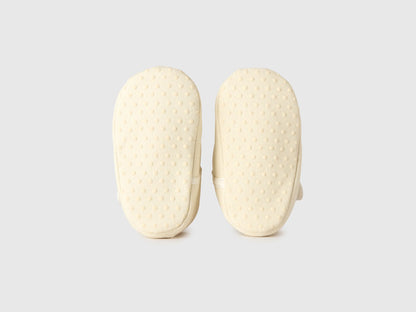 Benetton Creamy White Boys, Girls First Steps Shoes SKU: 8W59RD001_0R2 Image 03