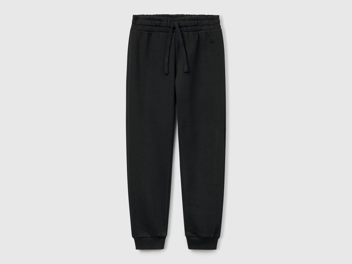 Benetton_Black_Tracksuit with Glittery Logo Print_C10Q0-CF02HS_100_05
