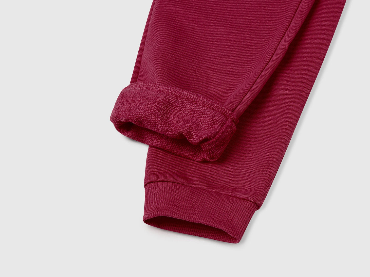Benetton_Burgundy_Tracksuit with Print_C204W-CF02HS_236_07