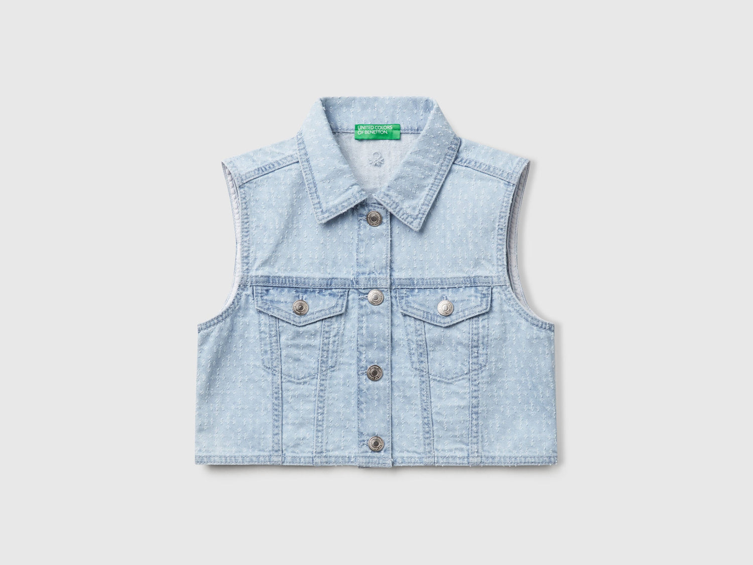 Front view of a kids&
