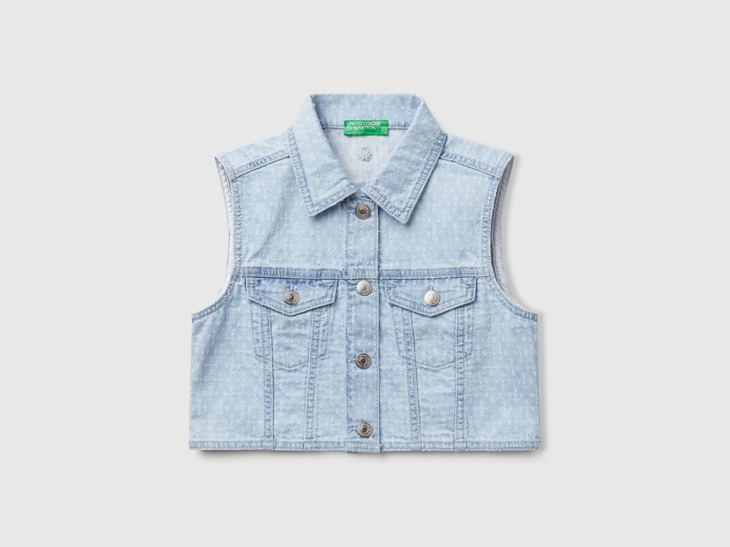 Front view of a kids&