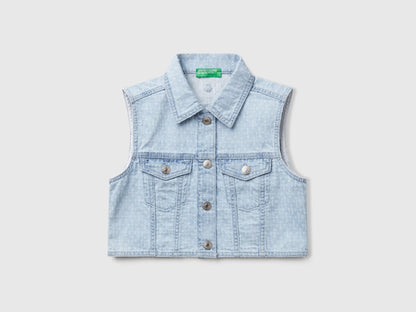 Front view of a kids&