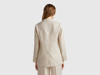 Back view of a white women&