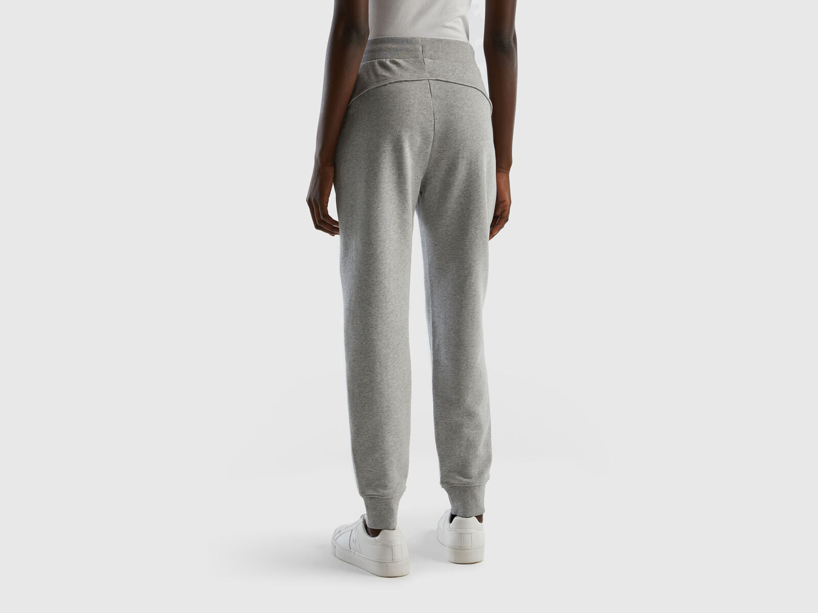 SWEATPANTS WITH DRAWSTRING
