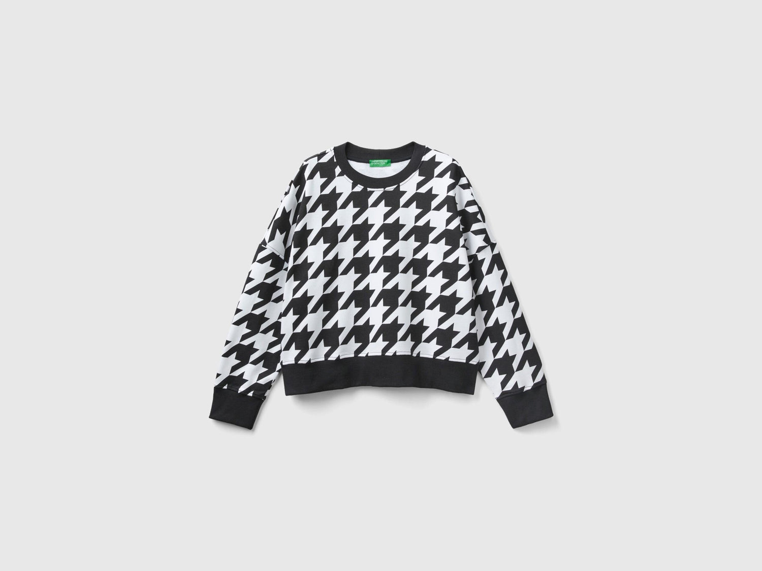 Houndstooth Pullover Sweatshirt_3VHSD104O_67E_04