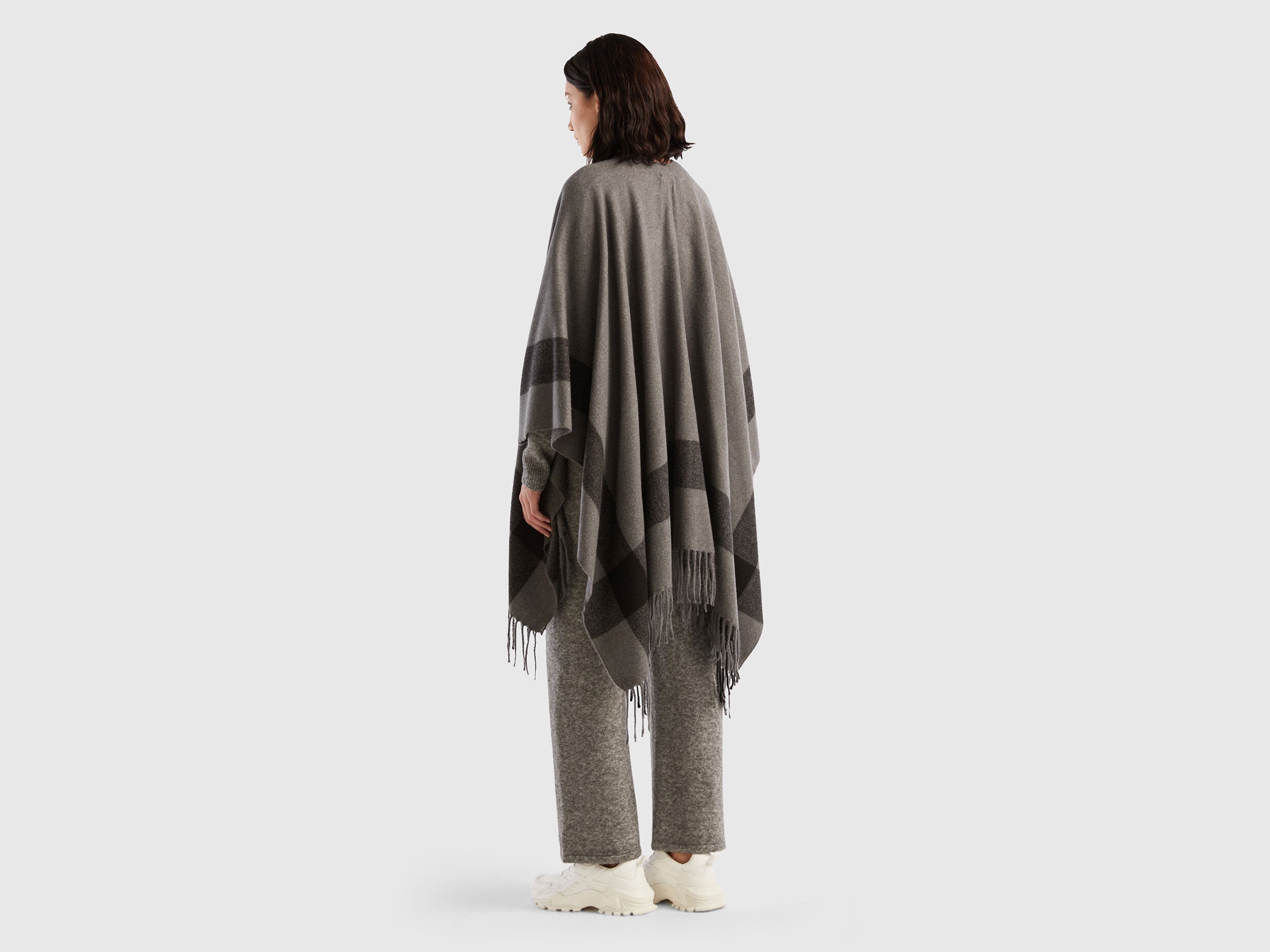 Light Gray Cape With Stripes_6GZVDU00Z_902_02